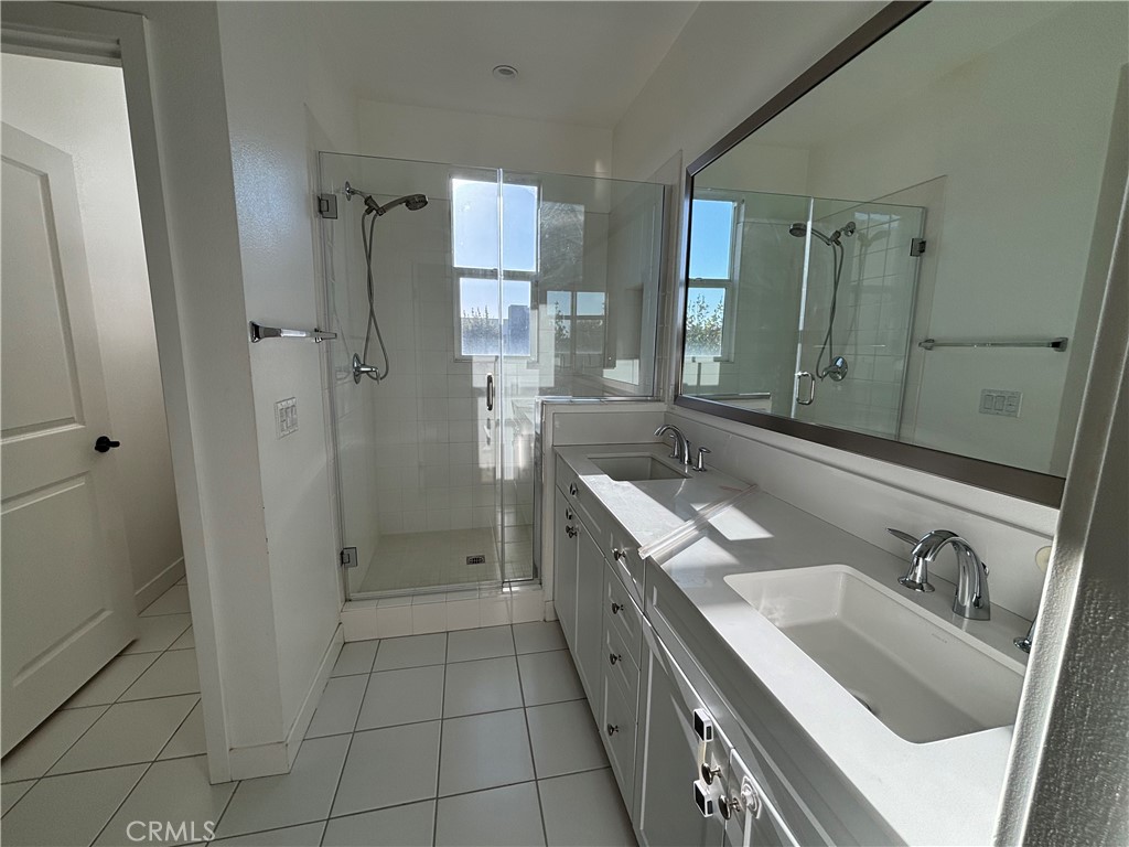 1422 N Harbor 5 Property Photo 6