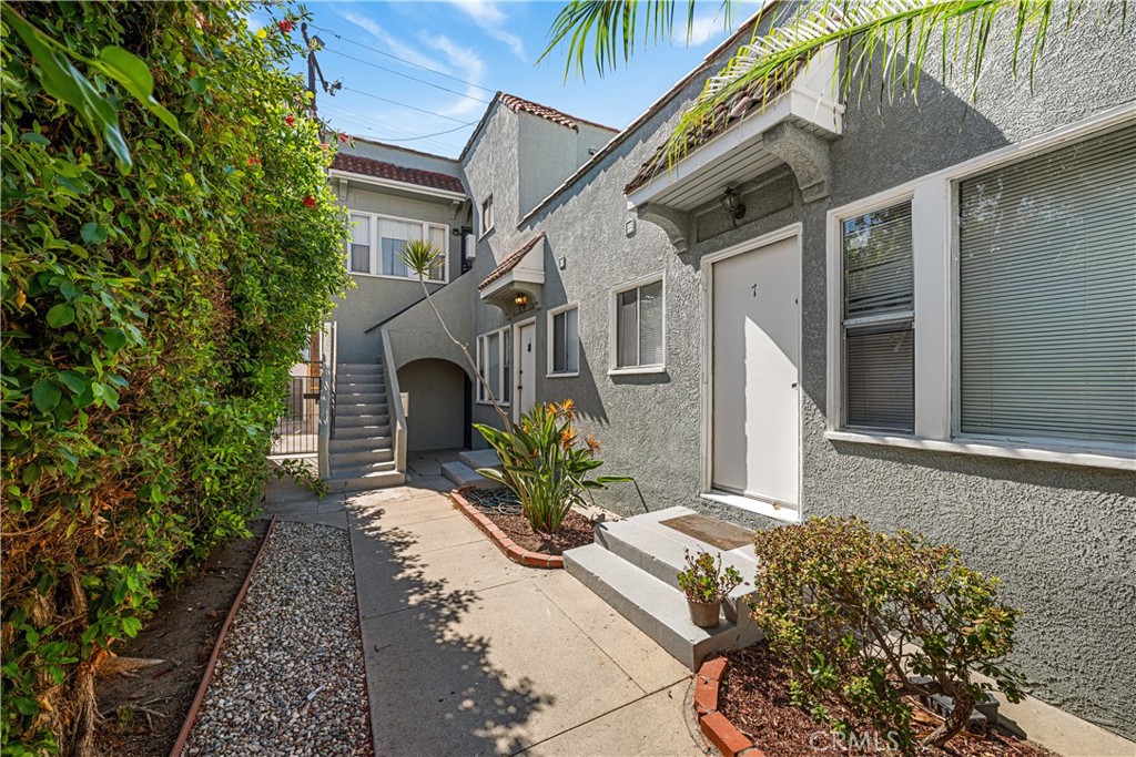 1306 E Hellman Street Property Photo 3