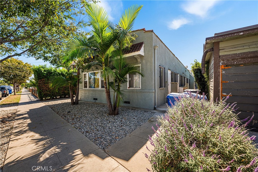 1306 E Hellman Street Property Photo 5