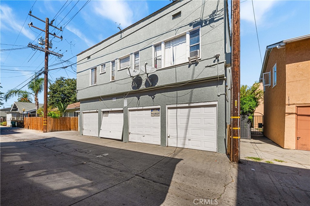 1306 E Hellman Street Property Photo 7