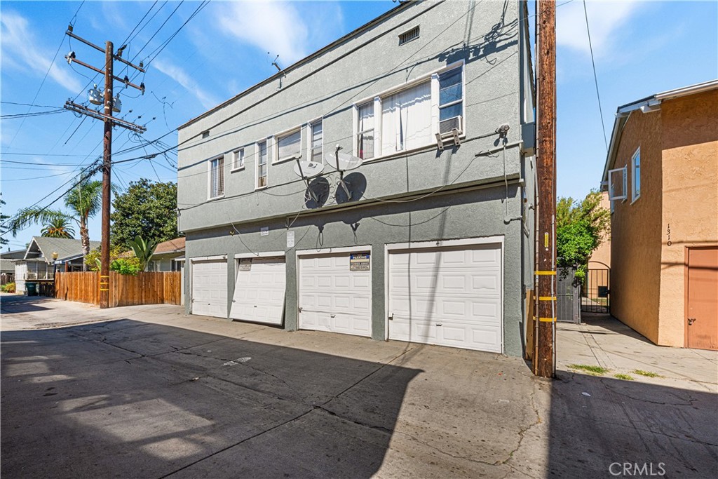 1306 E Hellman Street Property Photo 7