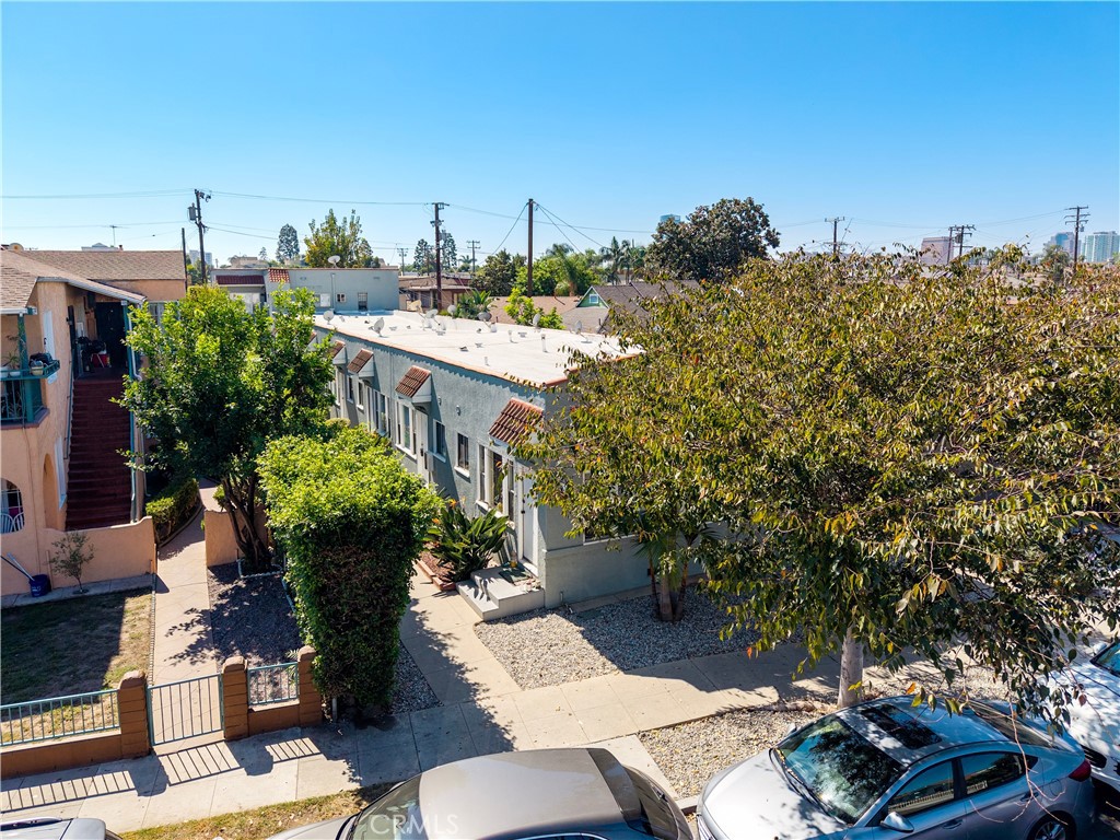 1306 E Hellman Street Property Photo 9