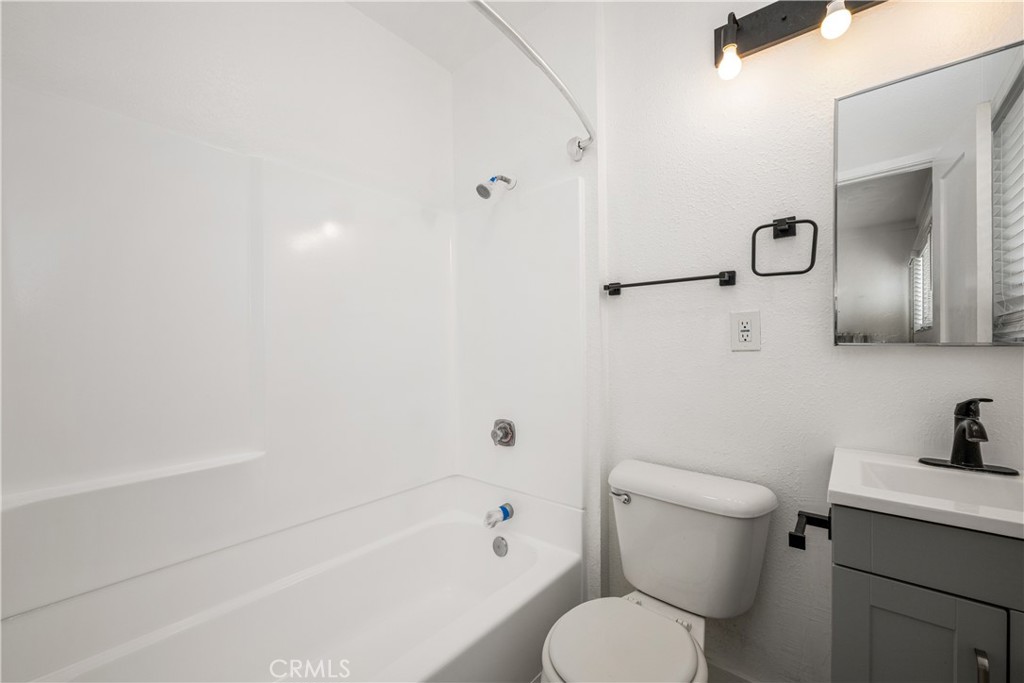 1306 E Hellman Street Property Photo 15