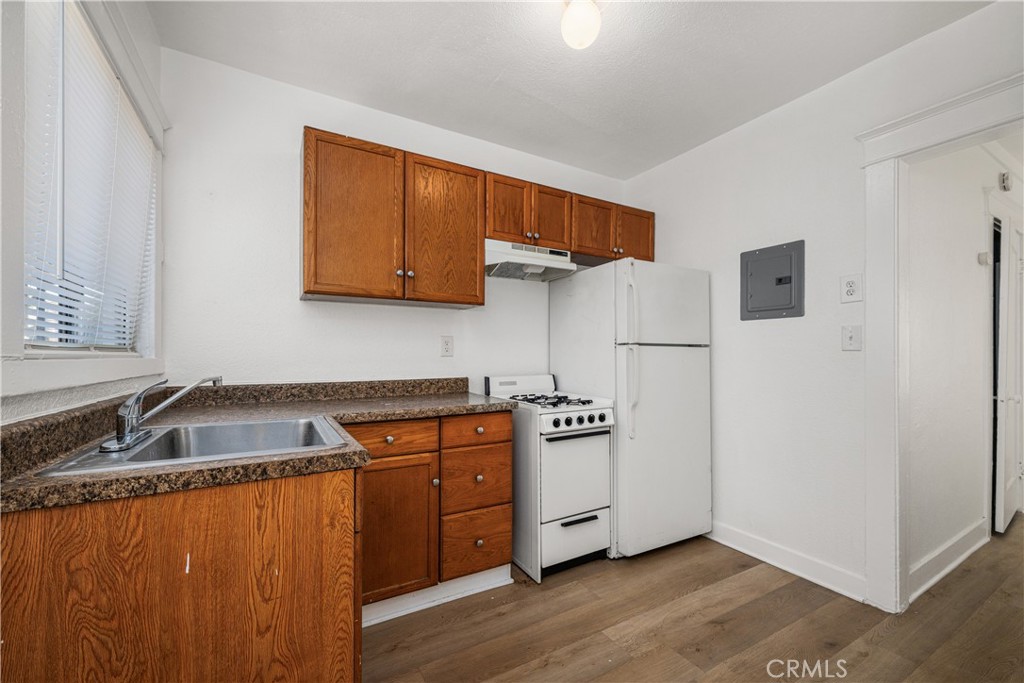 1306 E Hellman Street Property Photo 20