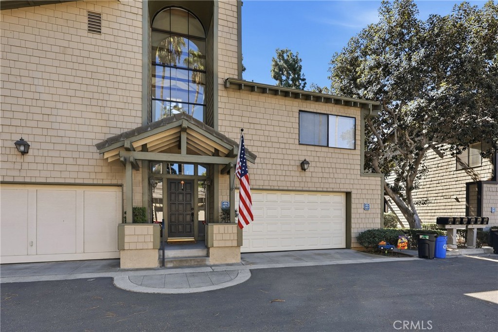 6674 Cozy Wood Court Property Photo 3