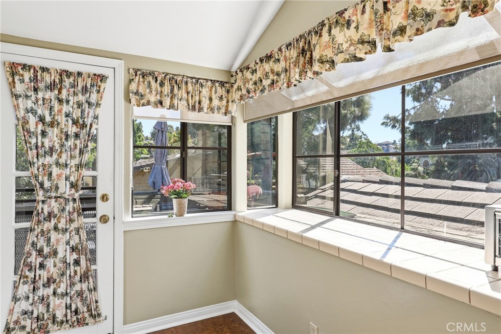 6674 Cozy Wood Court Property Photo 10