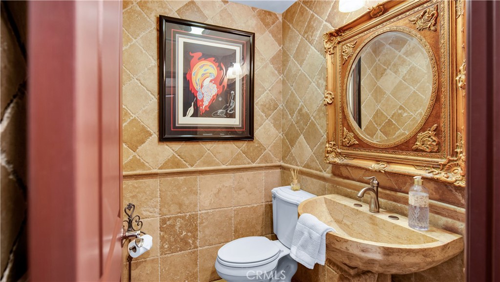 780 W Aster Place Property Photo 9