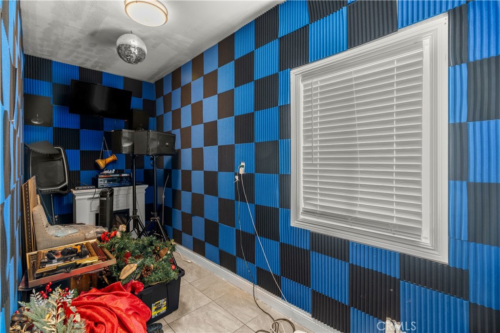 12122 207th Property Photo 33
