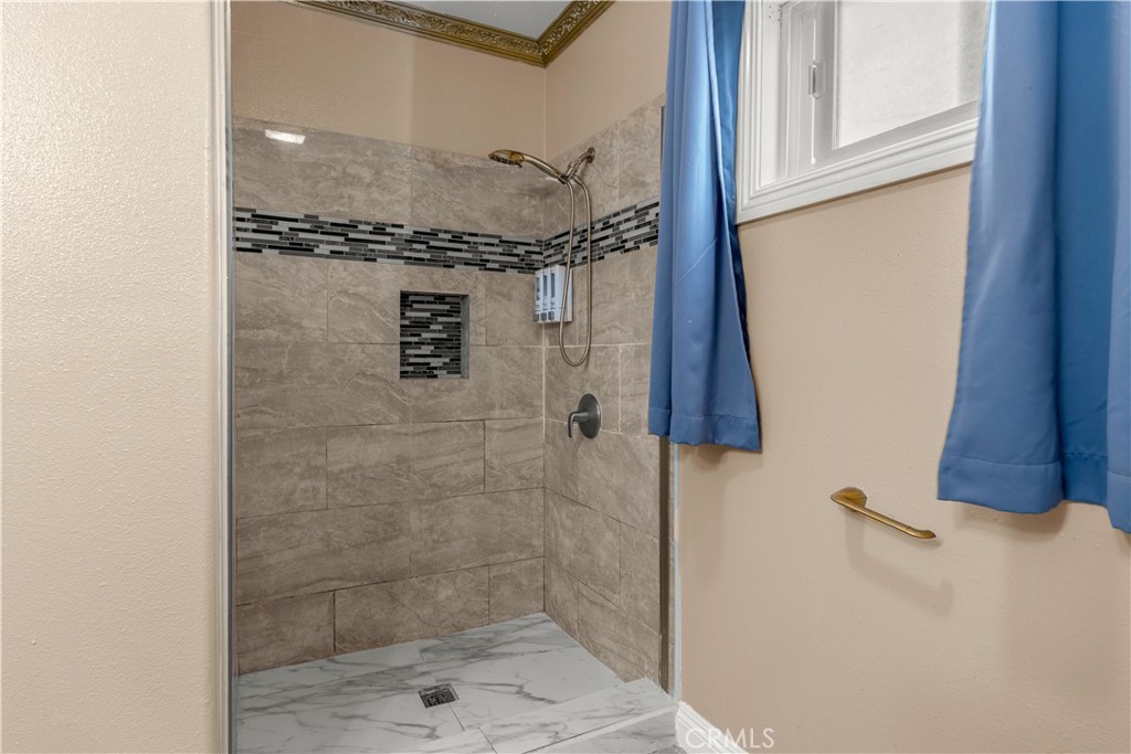 12122 207th Property Photo 43