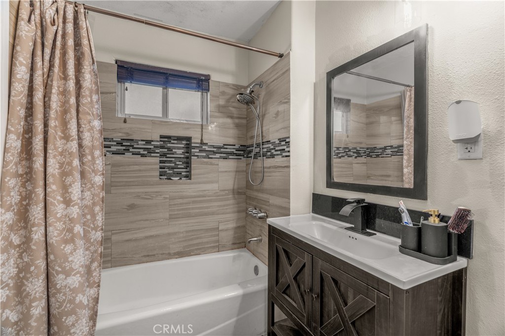 12122 207th Property Photo 49