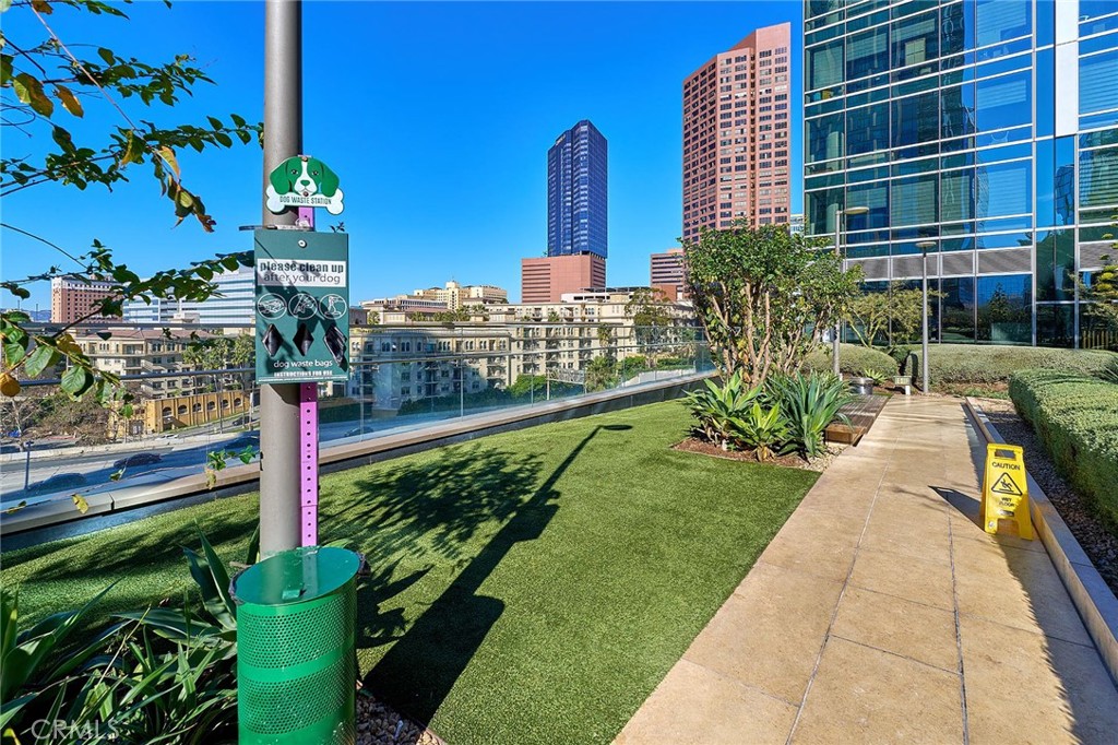 877 Francisco 1717 Property Photo 12