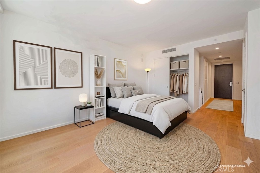 877 Francisco 1717 Property Photo 30