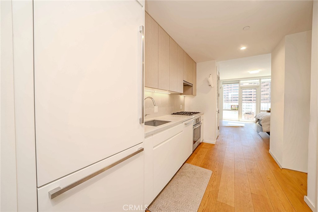 877 Francisco 1717 Property Photo 32