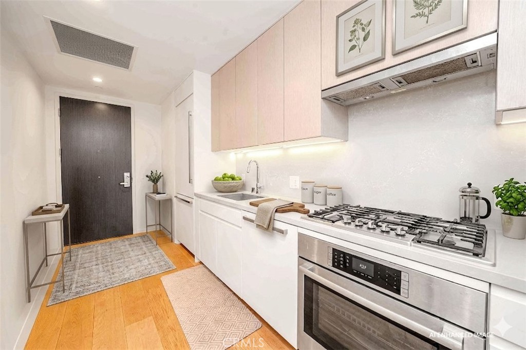 877 Francisco 1717 Property Photo 33