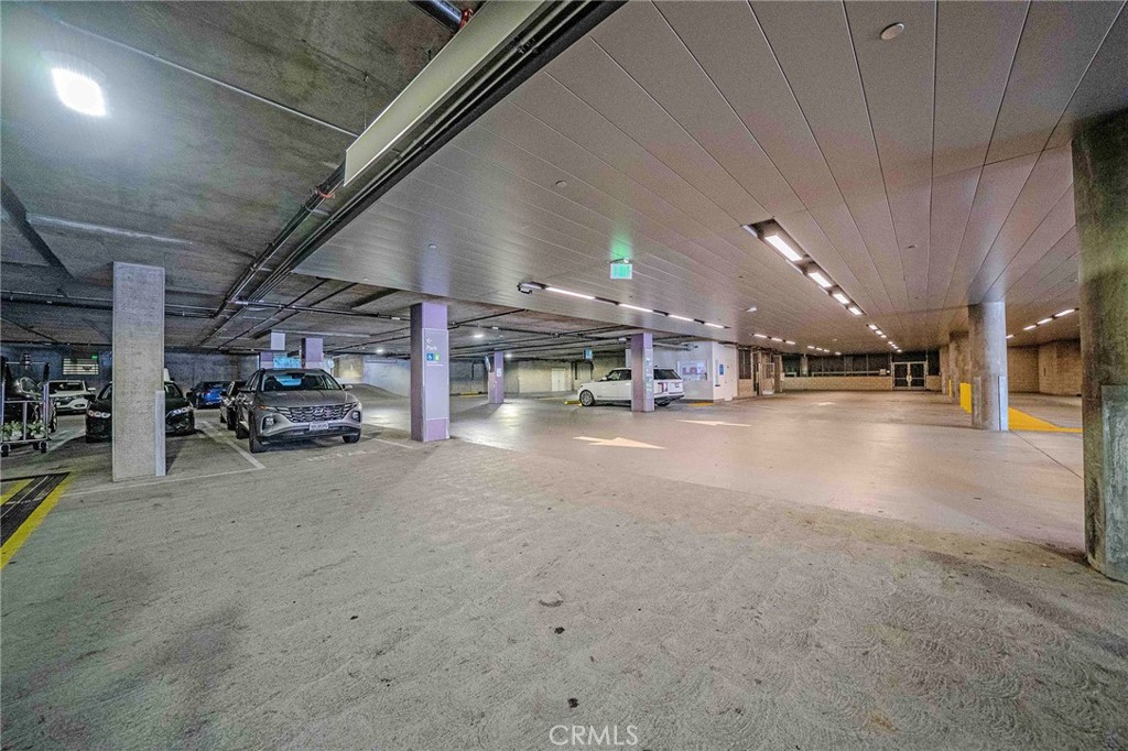877 Francisco 1717 Property Photo 38