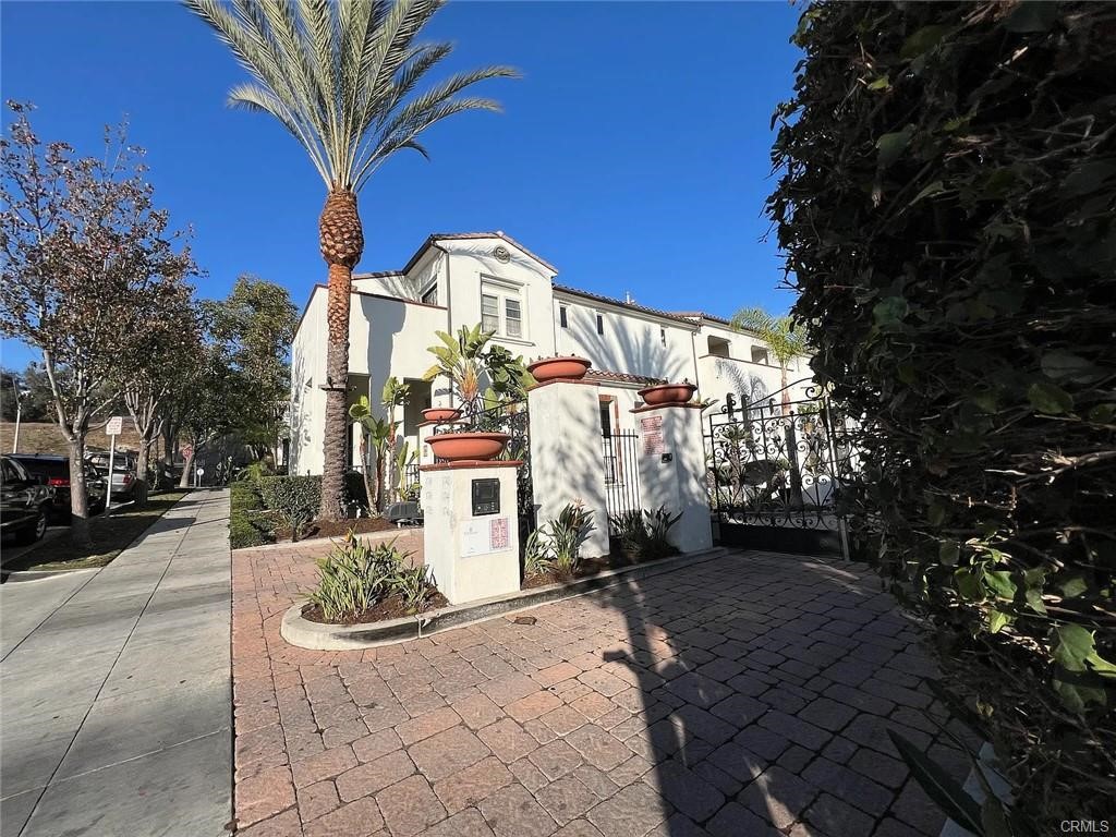 1752 Grand Avenue 2 Property Photo 2