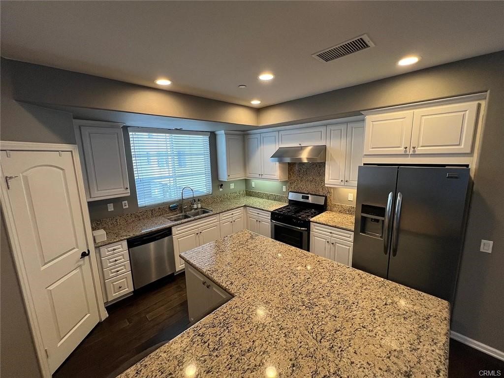 1752 Grand Avenue 2 Property Photo 17