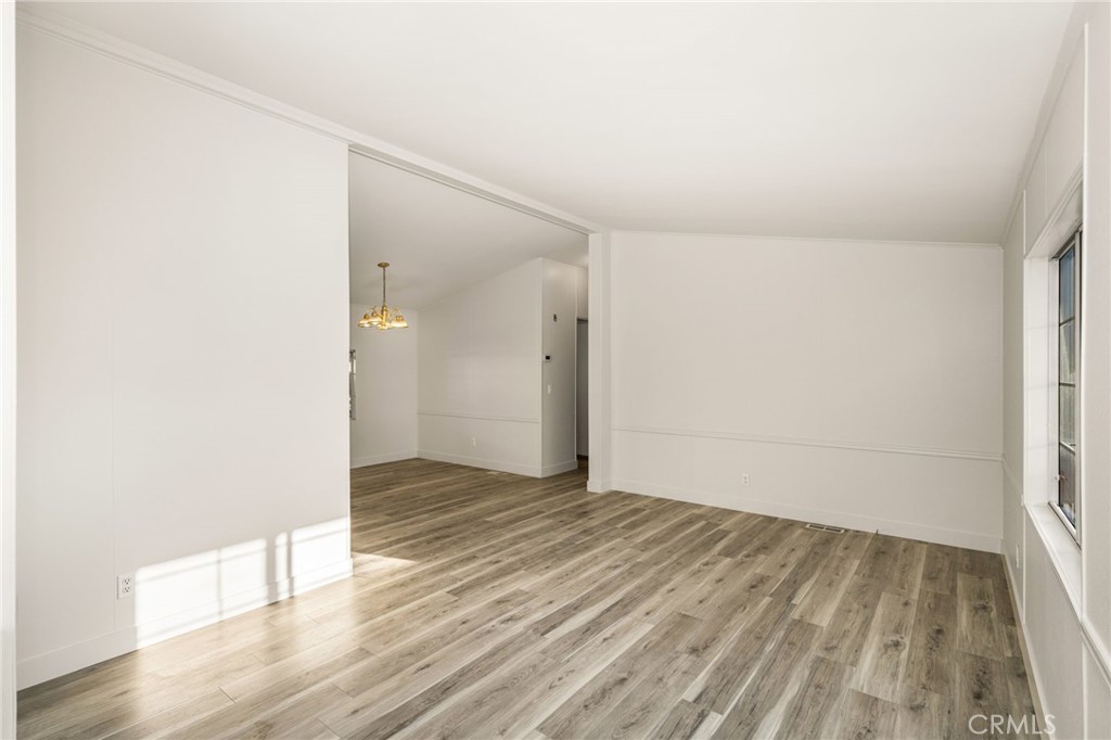 201 Collins Avenue W 47 Property Photo 5