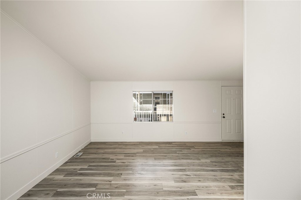 201 Collins Avenue W 47 Property Photo 9