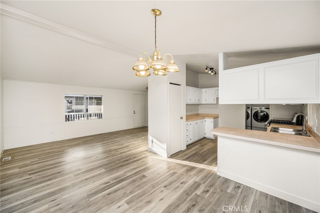 201 Collins Avenue W 47 Property Photo 11