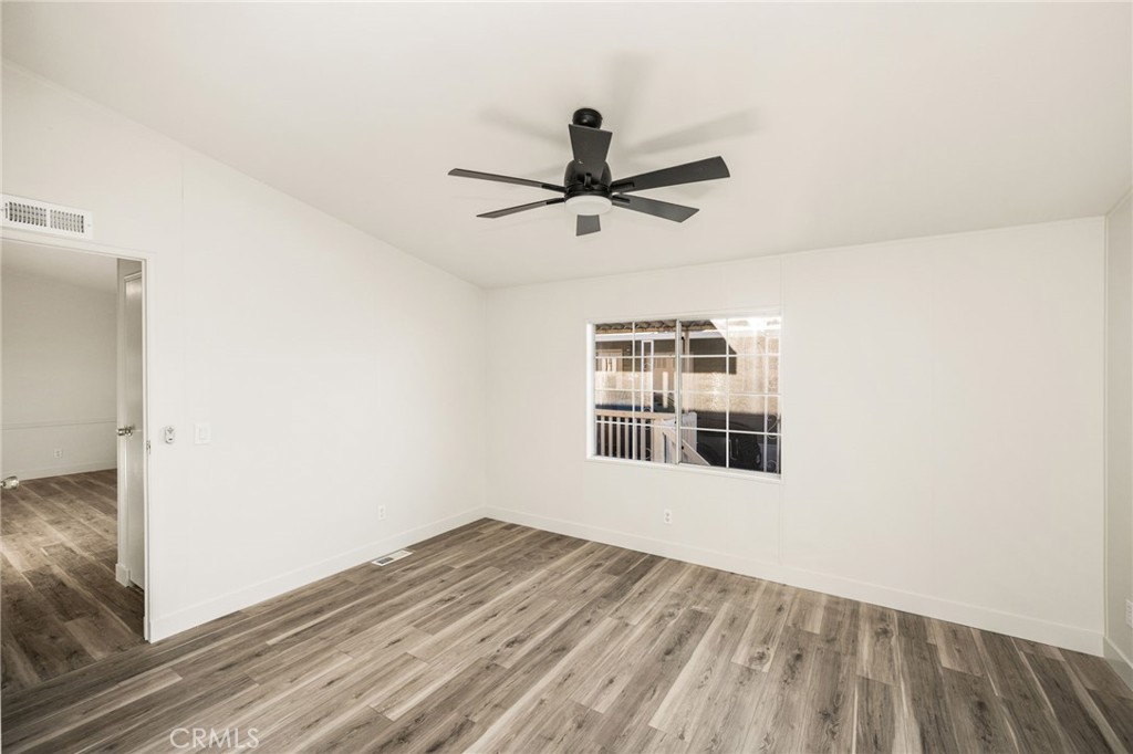 201 Collins Avenue W 47 Property Photo 20