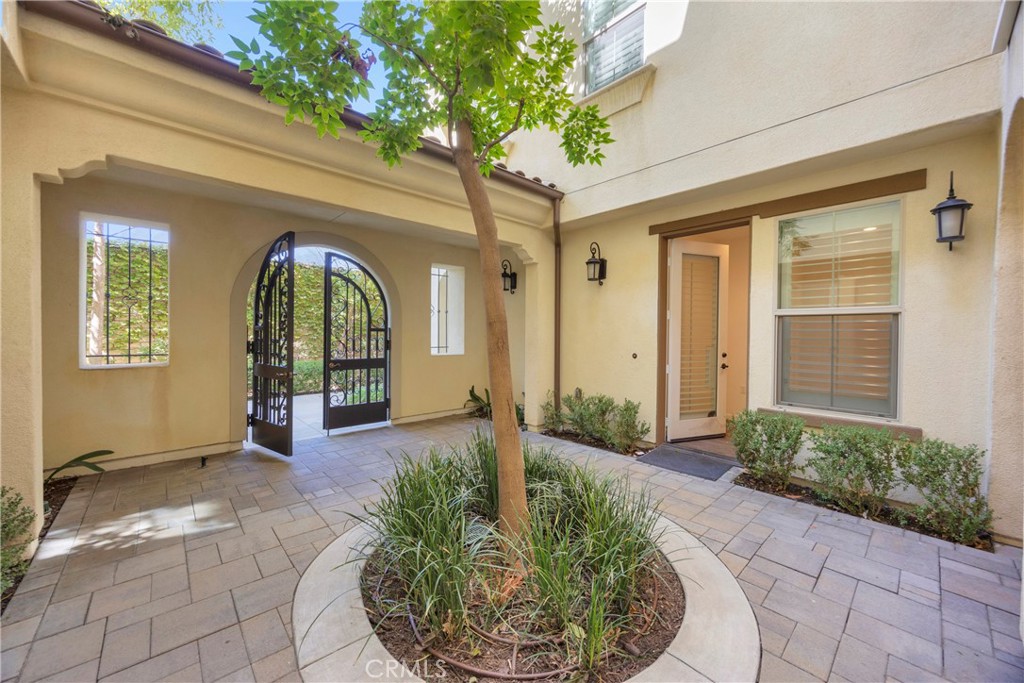 435 Mallorca Property Photo 2
