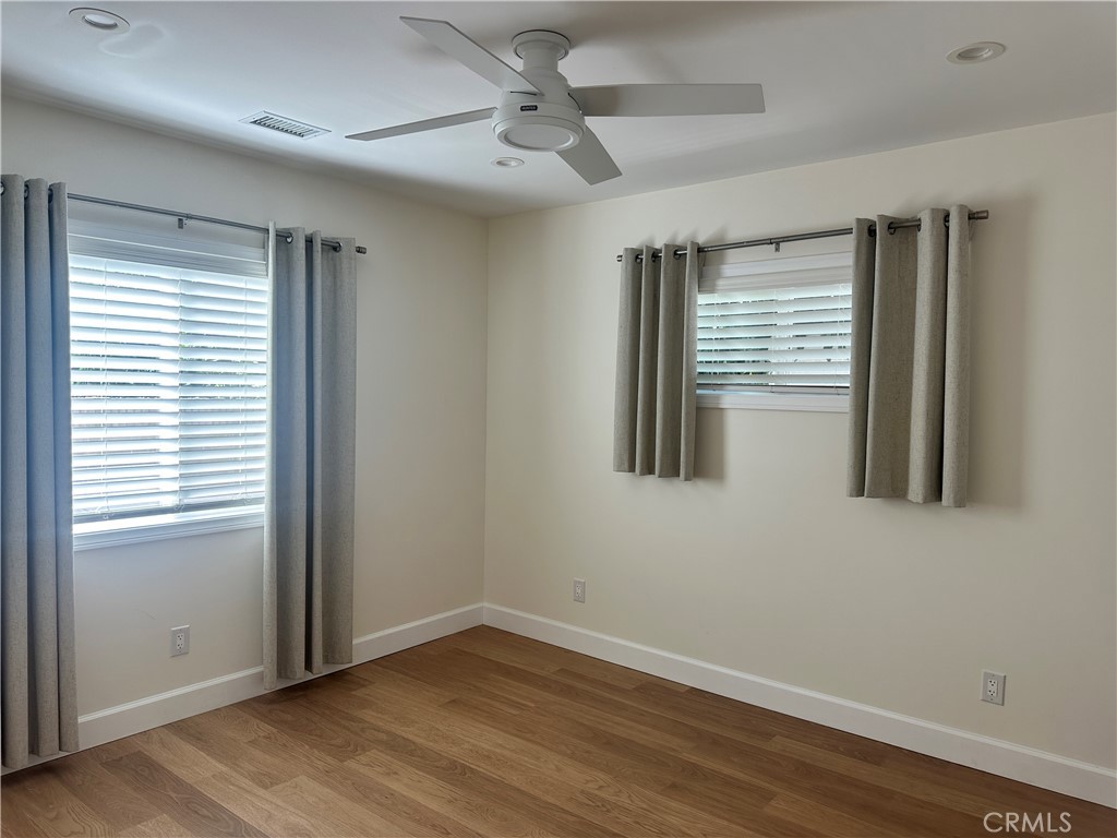 3329 A N Los Coyotes Diagonal A Property Photo 9