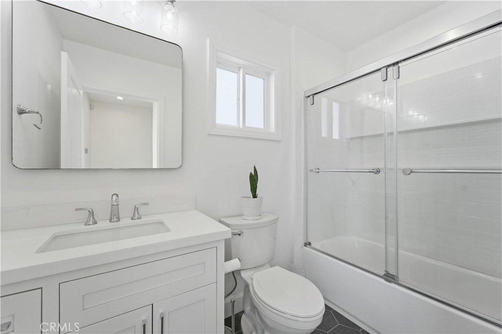 3329 A N Los Coyotes Diagonal A Property Photo 14