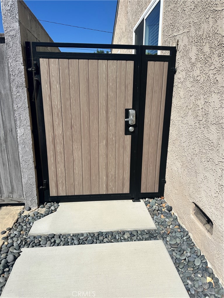 3329 A N Los Coyotes Diagonal A Property Photo 19