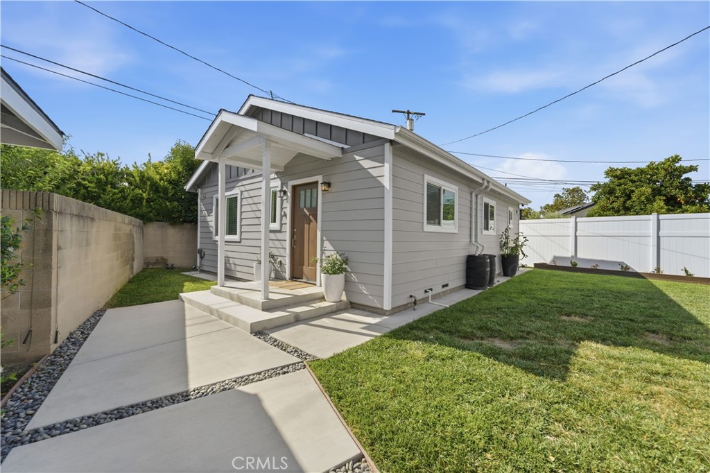 3329 A N Los Coyotes Diagonal A Property Photo 24