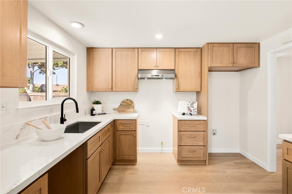 16051 Shasta St Property Photo 18
