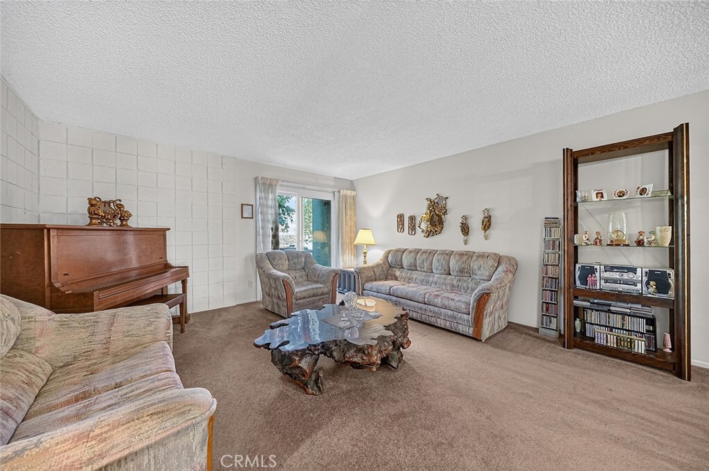 349 Winslow Property Photo 4