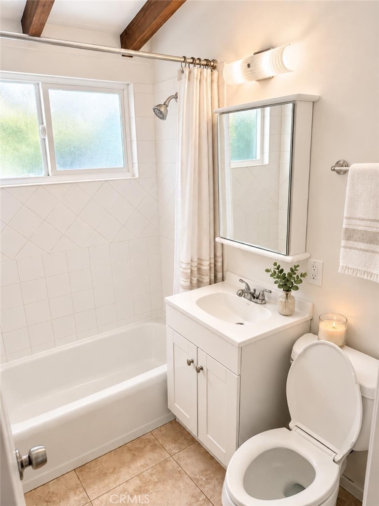 1638 W Alomar Property Photo 14