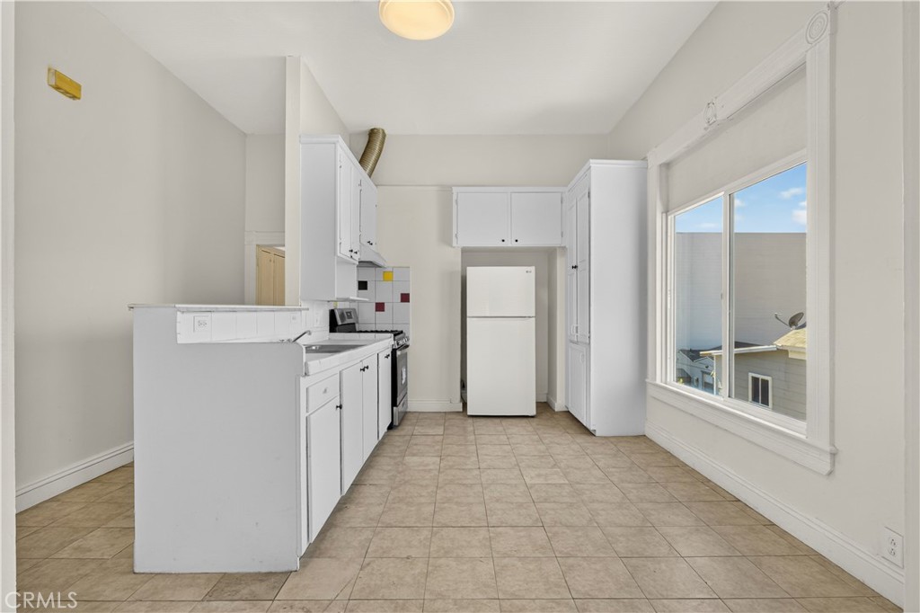 134 E 31st Street Property Photo 6