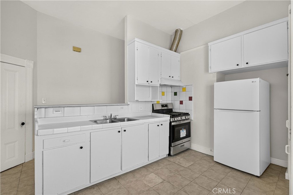134 E 31st Street Property Photo 7