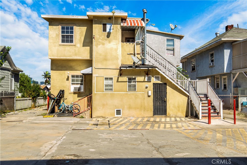 134 E 31st Street Property Photo 16