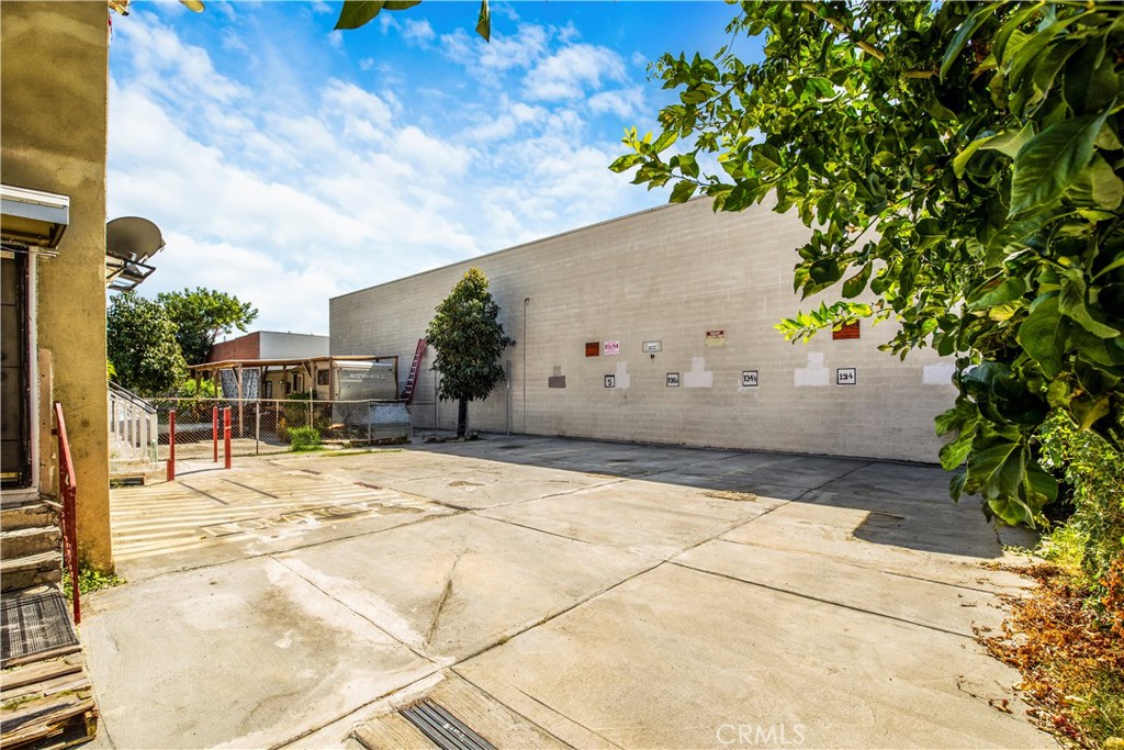 134 E 31st Street Property Photo 17