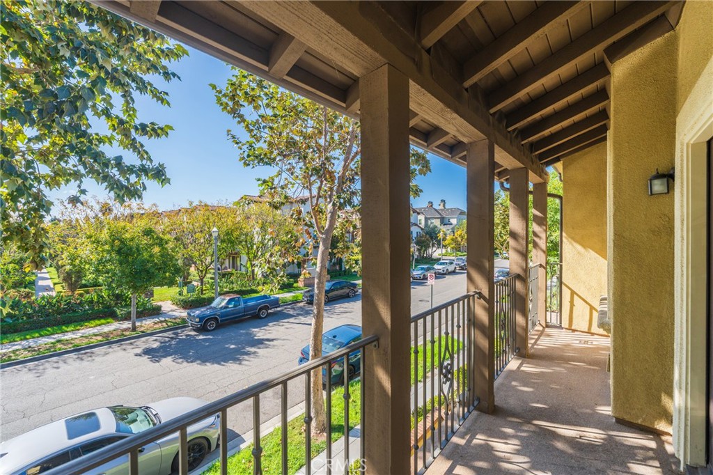 711 E Valencia Property Photo 35