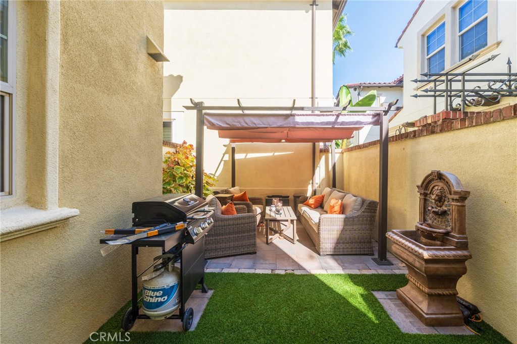 711 E Valencia Property Photo 37