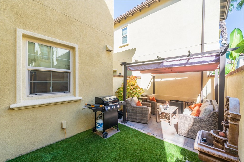 711 E Valencia Property Photo 38