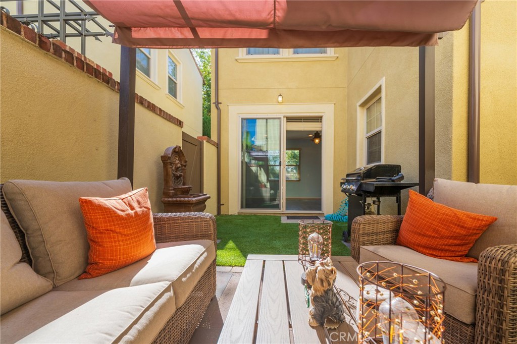 711 E Valencia Property Photo 40