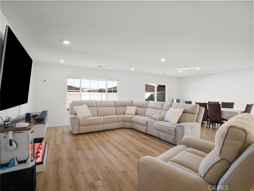 847 Thunder Property Photo 3