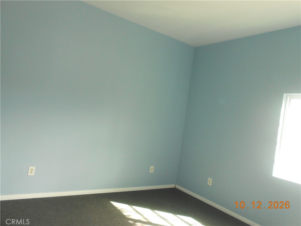 622 1/2 E 111th Property Photo 7