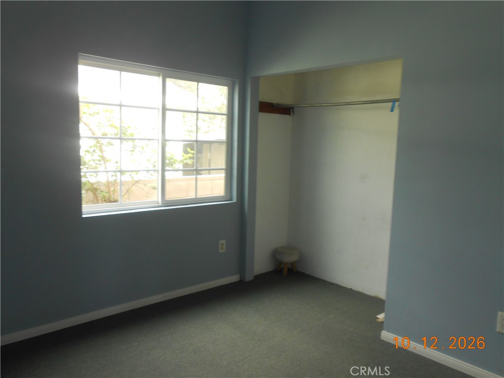 622 1/2 E 111th Property Photo 10