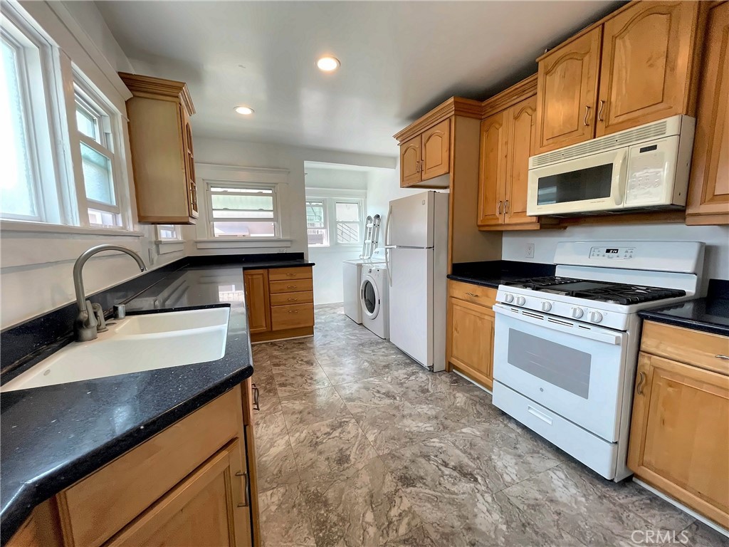 449 Redondo Avenue Property Photo 10