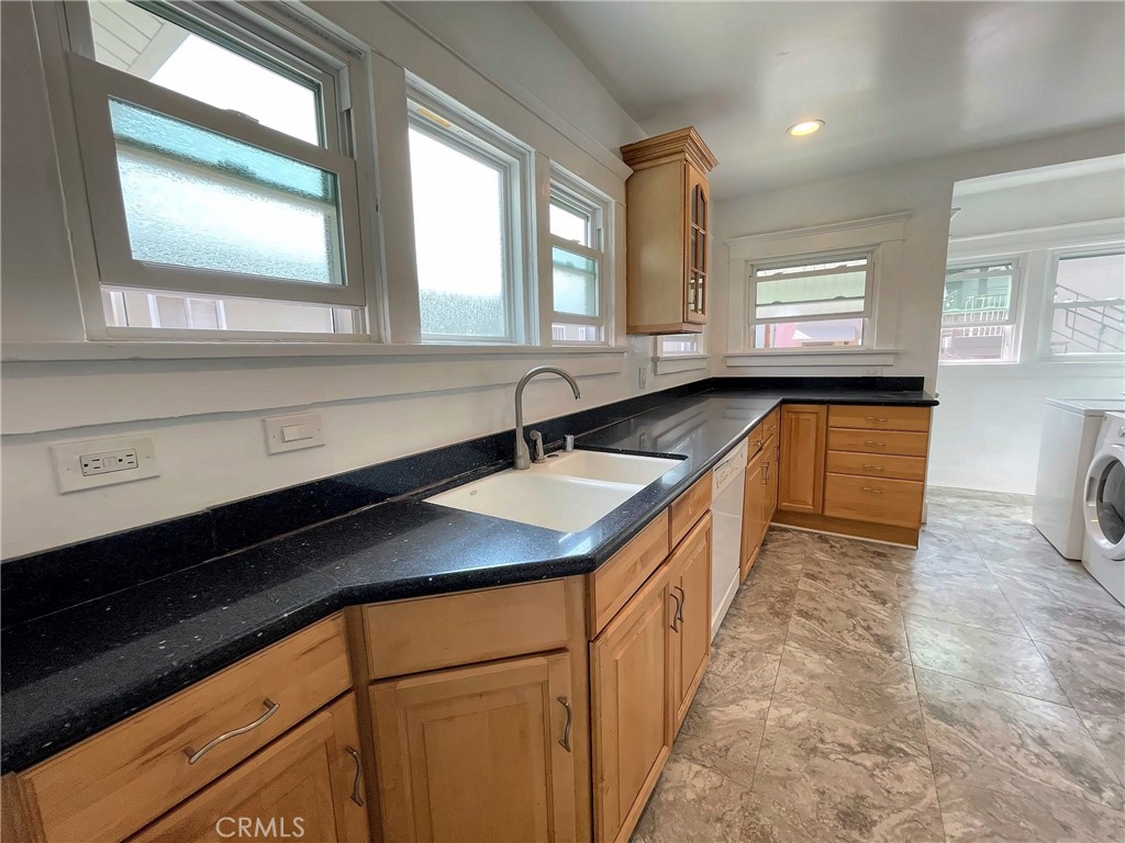 449 Redondo Avenue Property Photo 12
