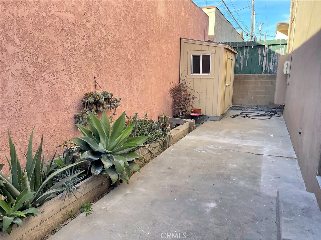 449 Redondo Avenue Property Photo 31