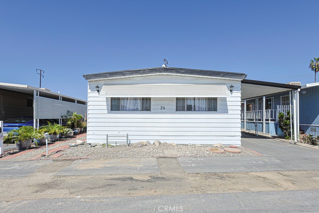 15621 Beach 24 Property Photo 2