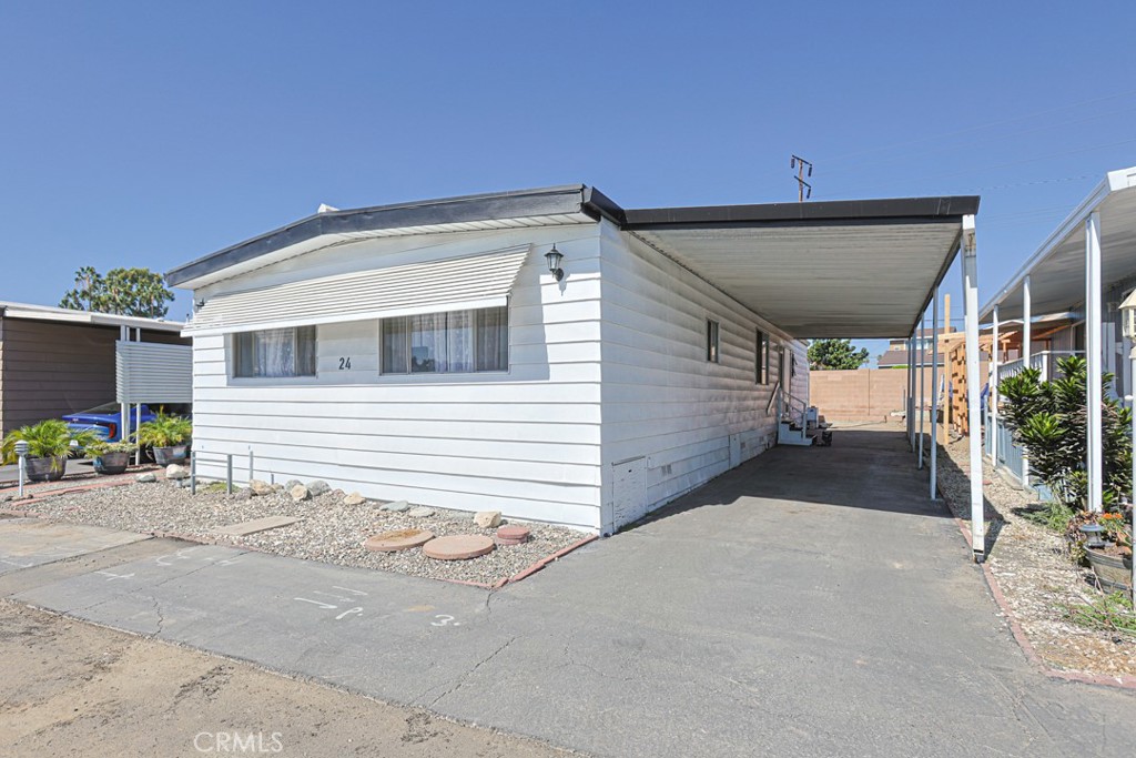 15621 Beach 24 Property Photo 3