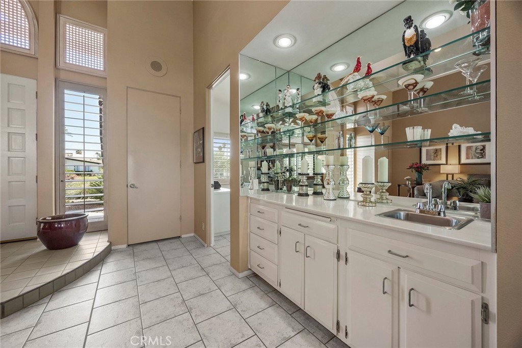 37 Lincoln Property Photo 18